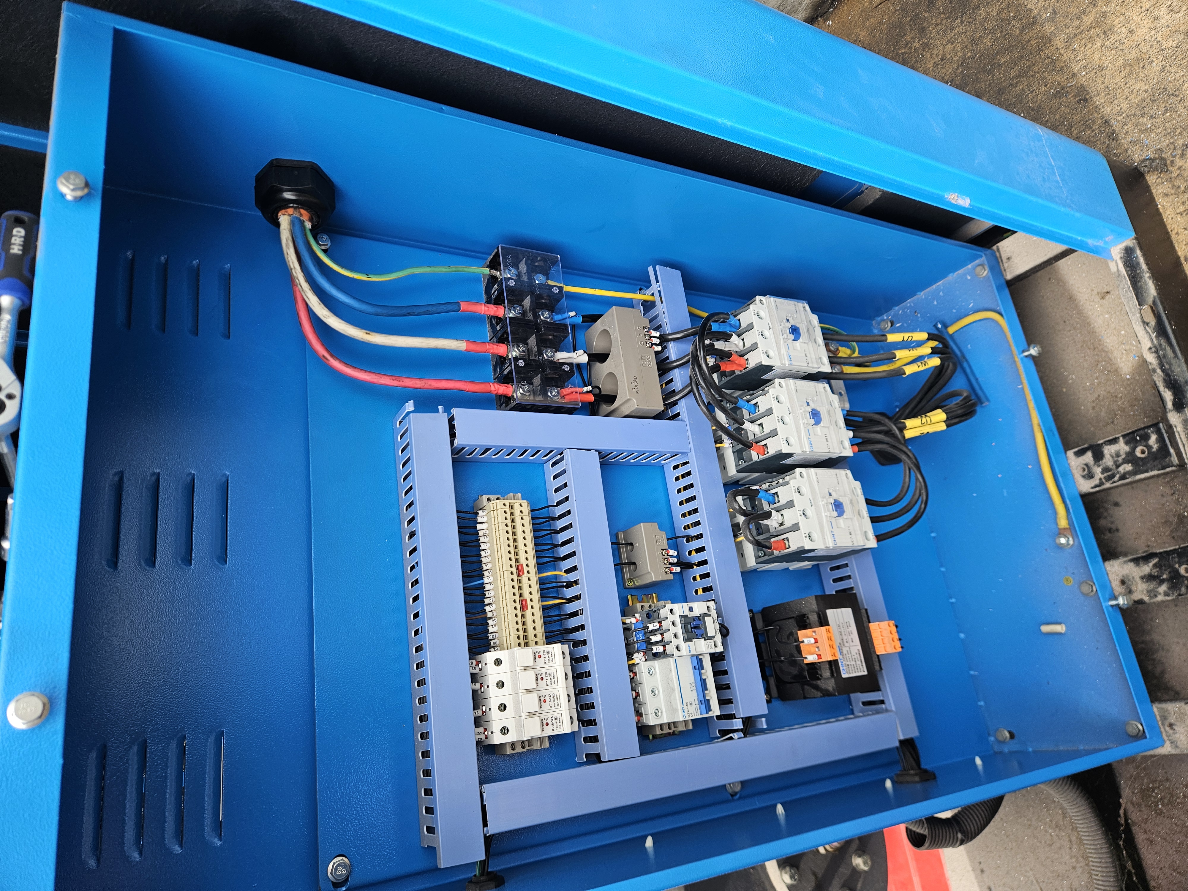 Isuzu Burpengary Compressor electrical project
